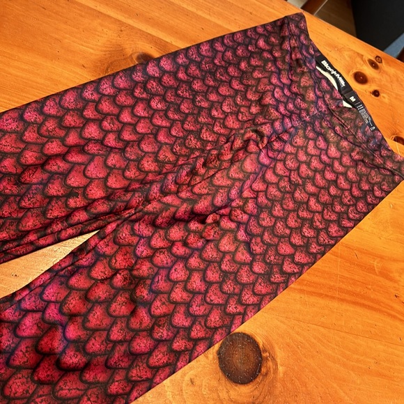 Blackmilk Drogon Dragon HWMF Leggings M Game of Thrones - Picture 7 of 7